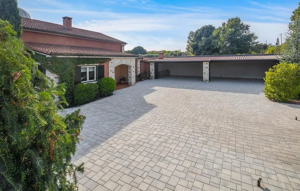 Beautiful Villa Omo With Pool In Pula