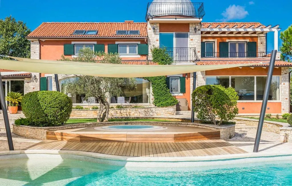 Beautiful Villa Omo With Pool In Pula