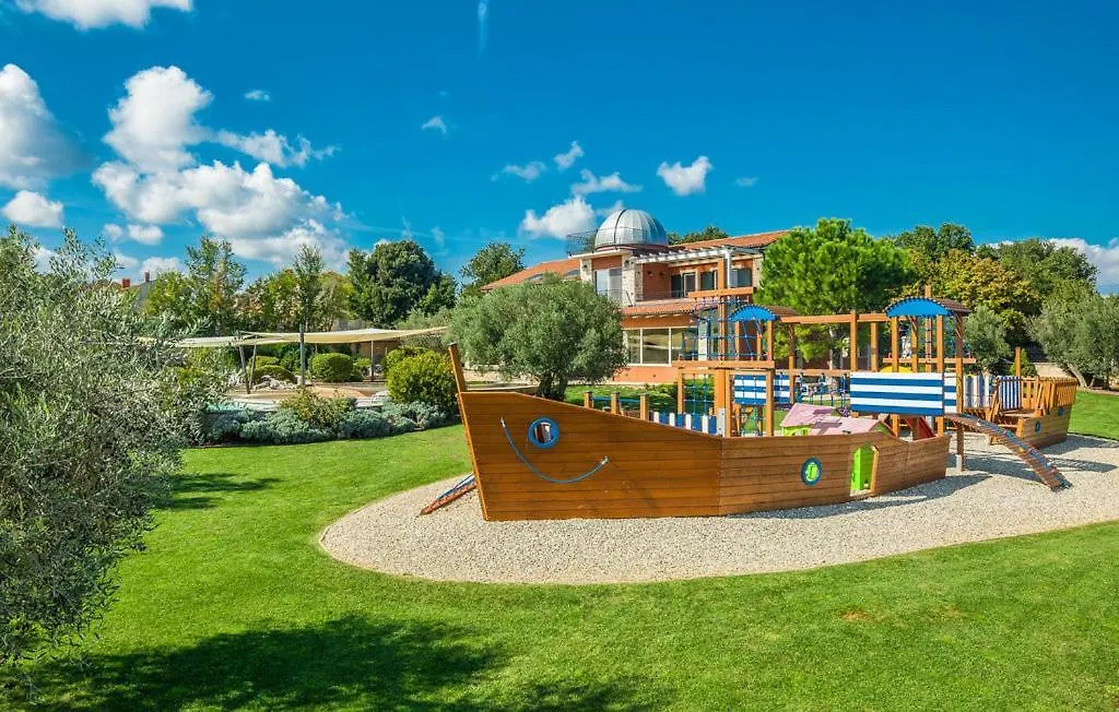 Beautiful Villa Omo With Pool In Pula 0*,  Croatia