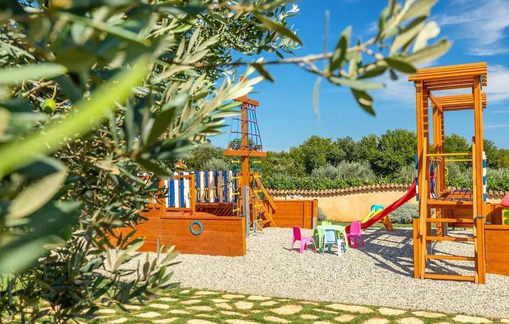 Beautiful Villa Omo With Pool In Pula 0*,