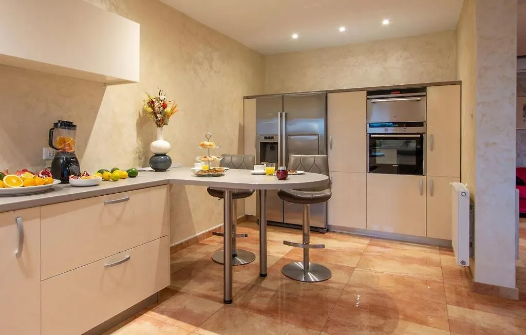 Beautiful Villa Omo With Pool In Pula Croatia
